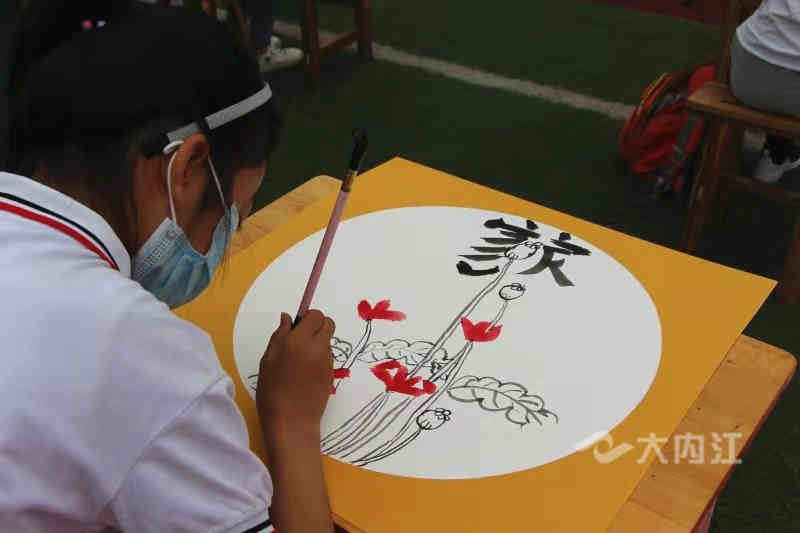 281604_1592896389622279.jpg 4_副本.jpg