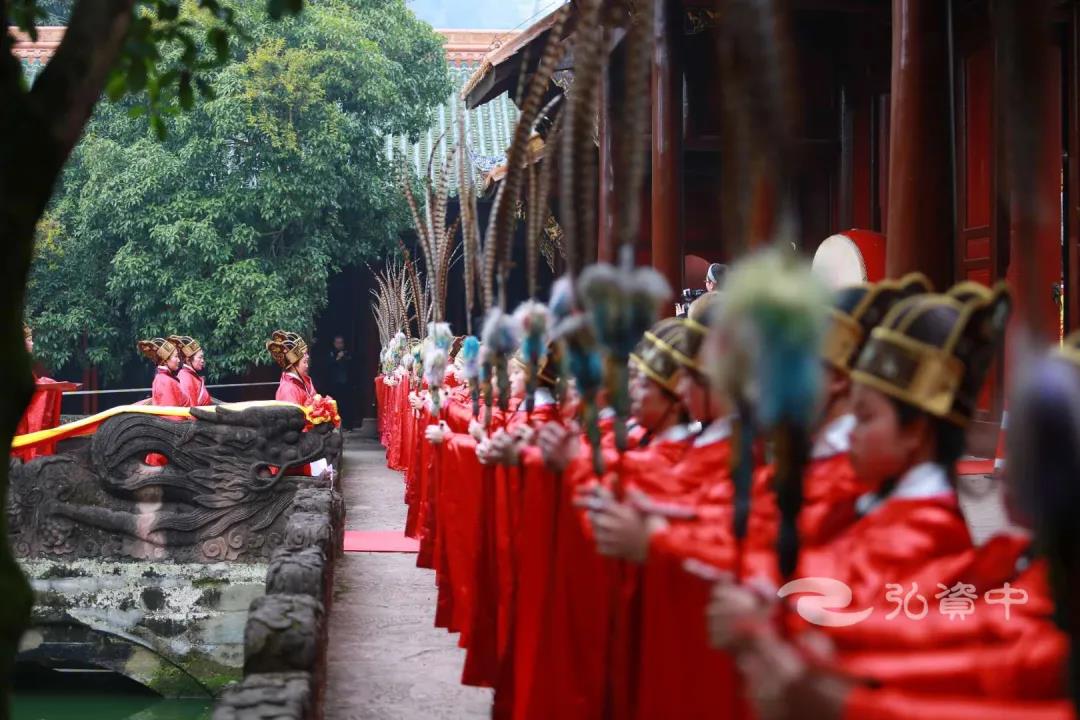 281698_1593069661113593.jpg 44.jpg