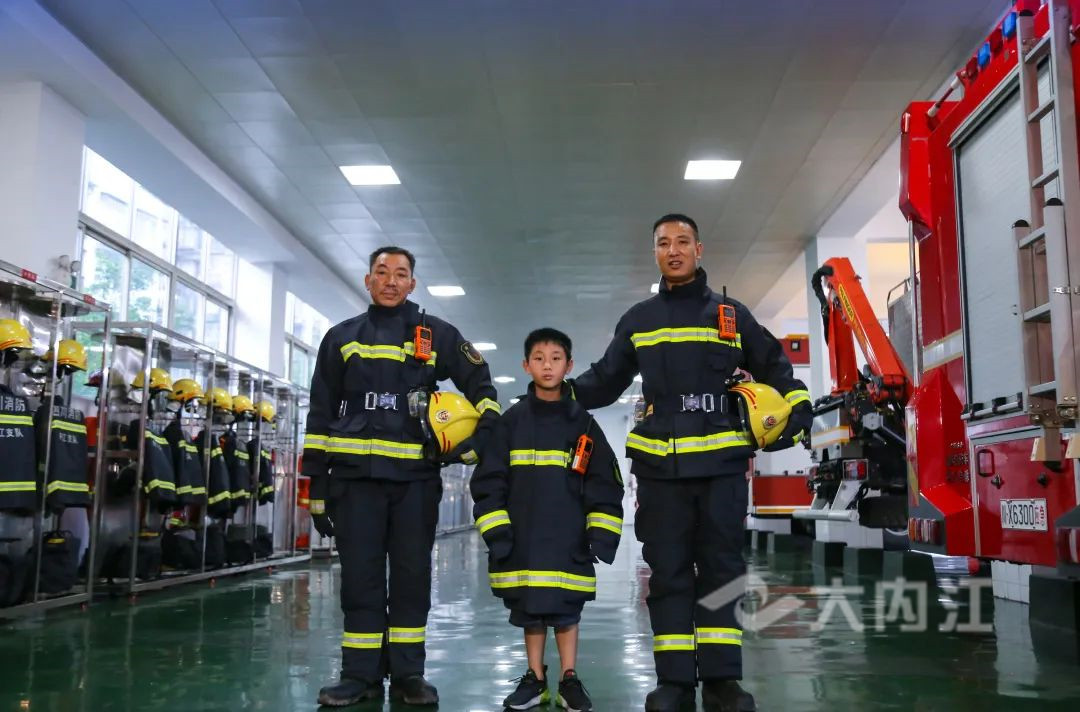 74005_1592791274867386.jpg 消防父子 (2).jpg