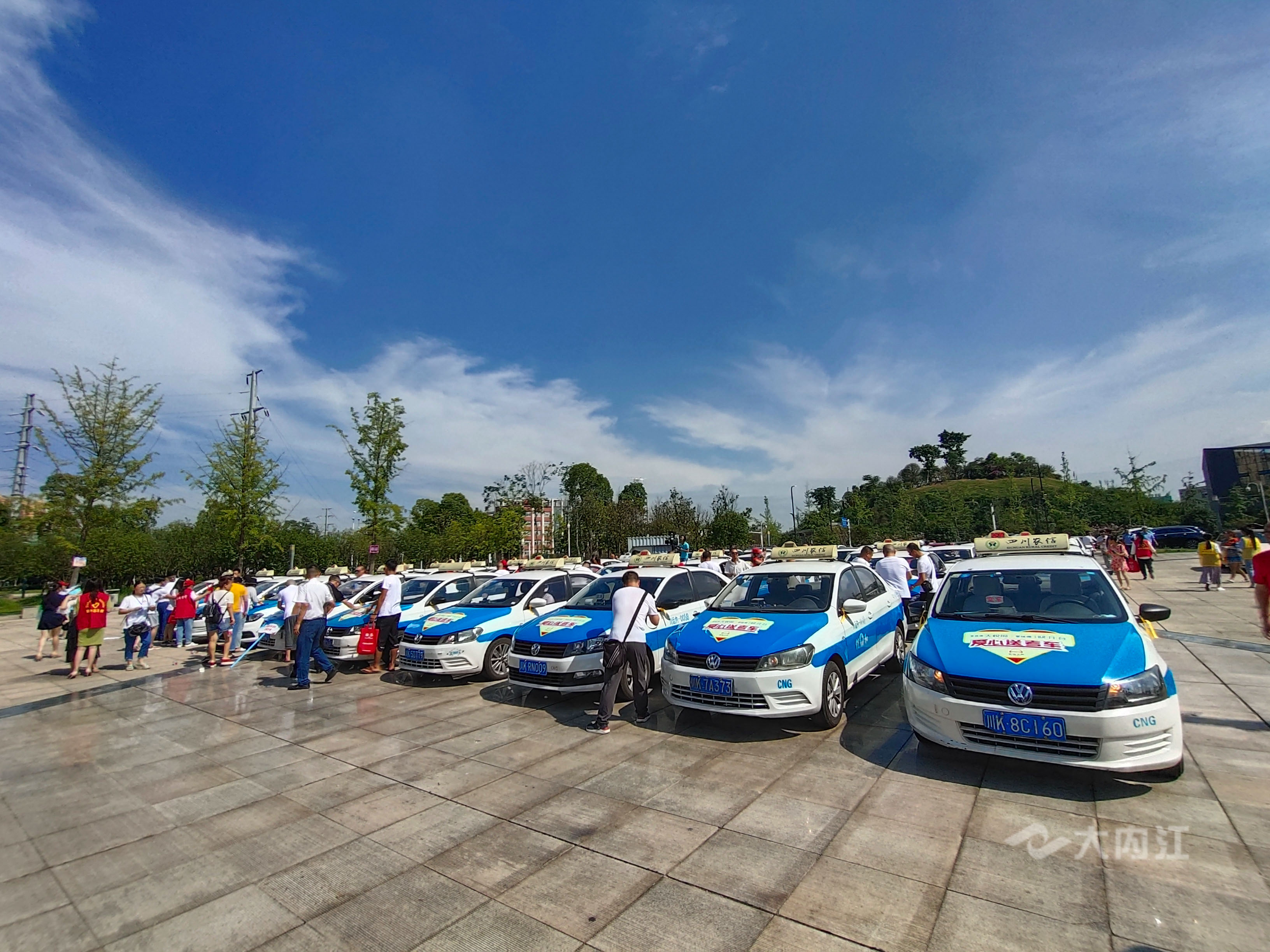 281877_1593770448176564.jpg 01.jpg