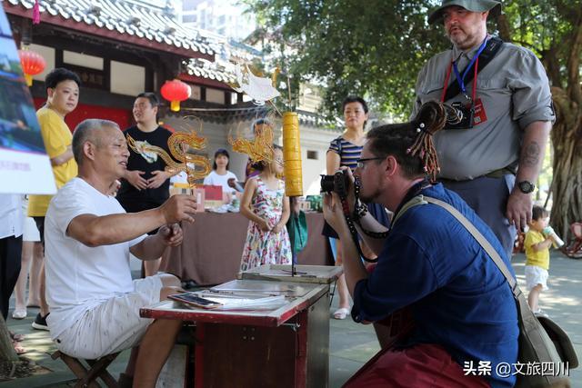 中外摄影大咖走进四川隆昌 领略“中国石牌坊之乡”之美