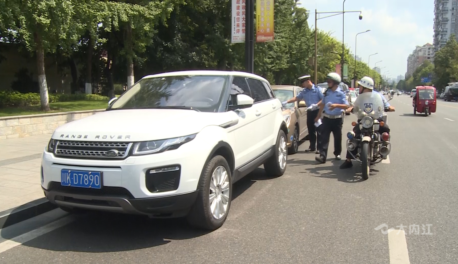 281877_1597993352639033.jpg 03.JPG