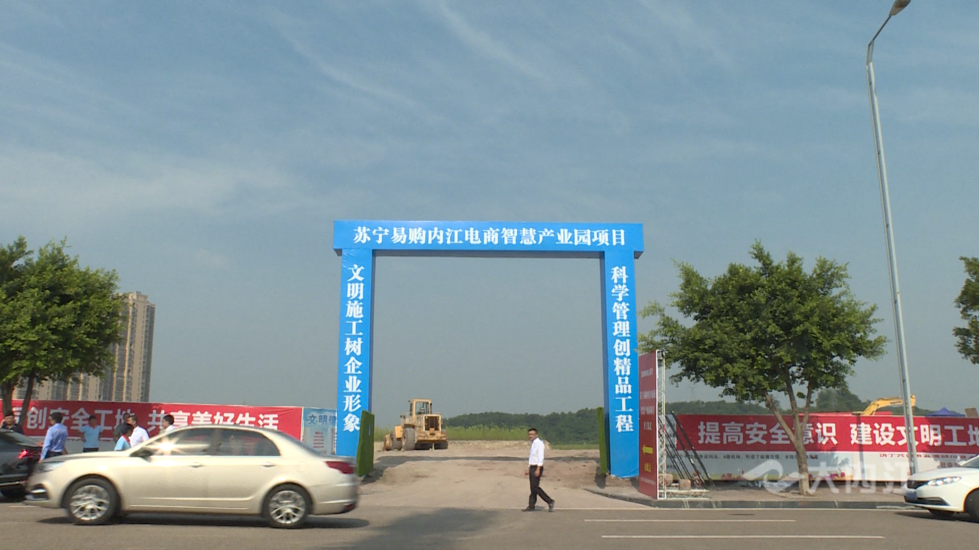 281886_1598591132771142.bmp 729_7488_01.00_04_38_07.Still002.bmp