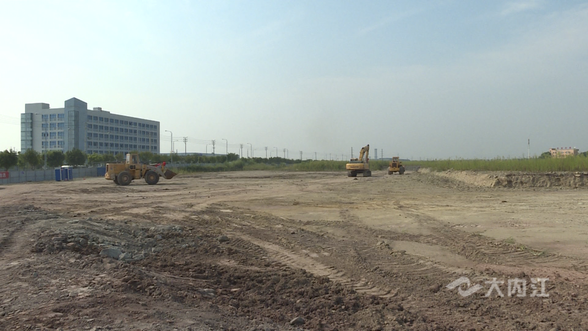 281886_1598591263140974.bmp 729_7488_01.00_03_59_14.Still004.bmp