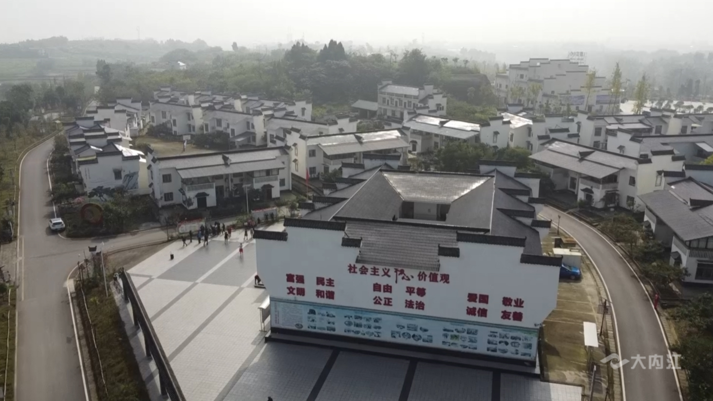 281877_1604284398933654.jpg 3.JPG