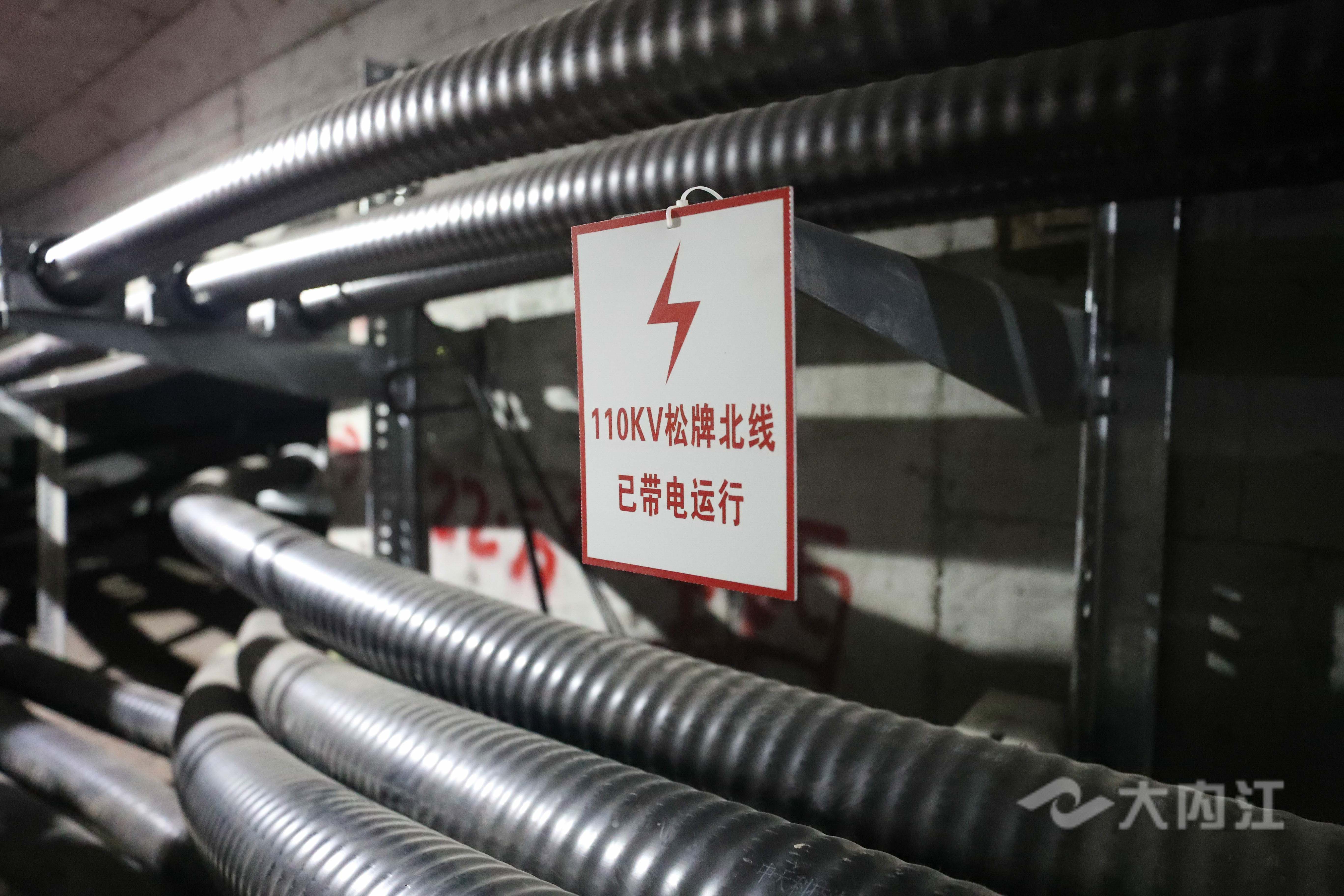 281877_1605317304986290.jpg 师院2.jpg