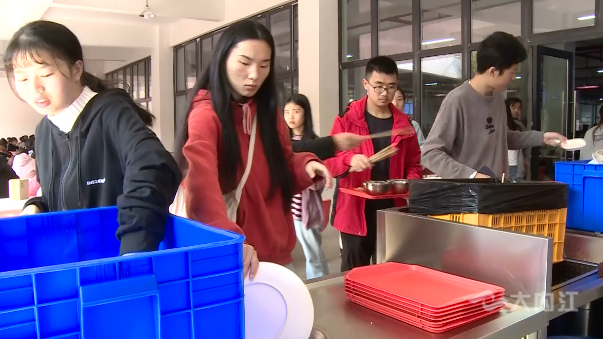 281877_1605318980956570.jpg 光1.jpg