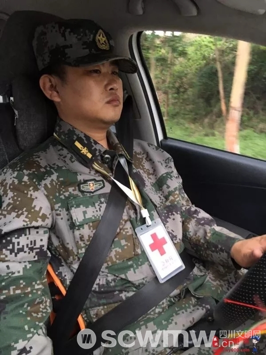 281877_1606188534601290.jpg 200.jpg