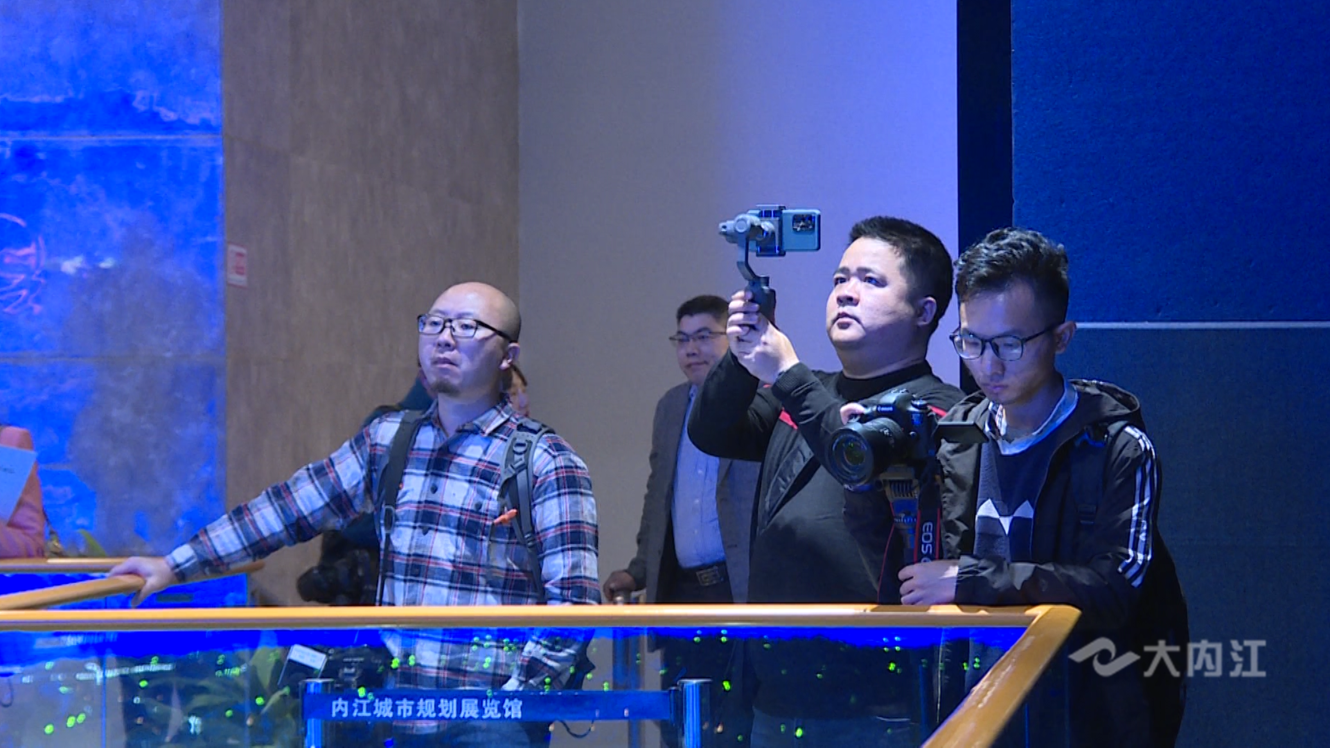 282377_1605752219606605.png 新闻1.png