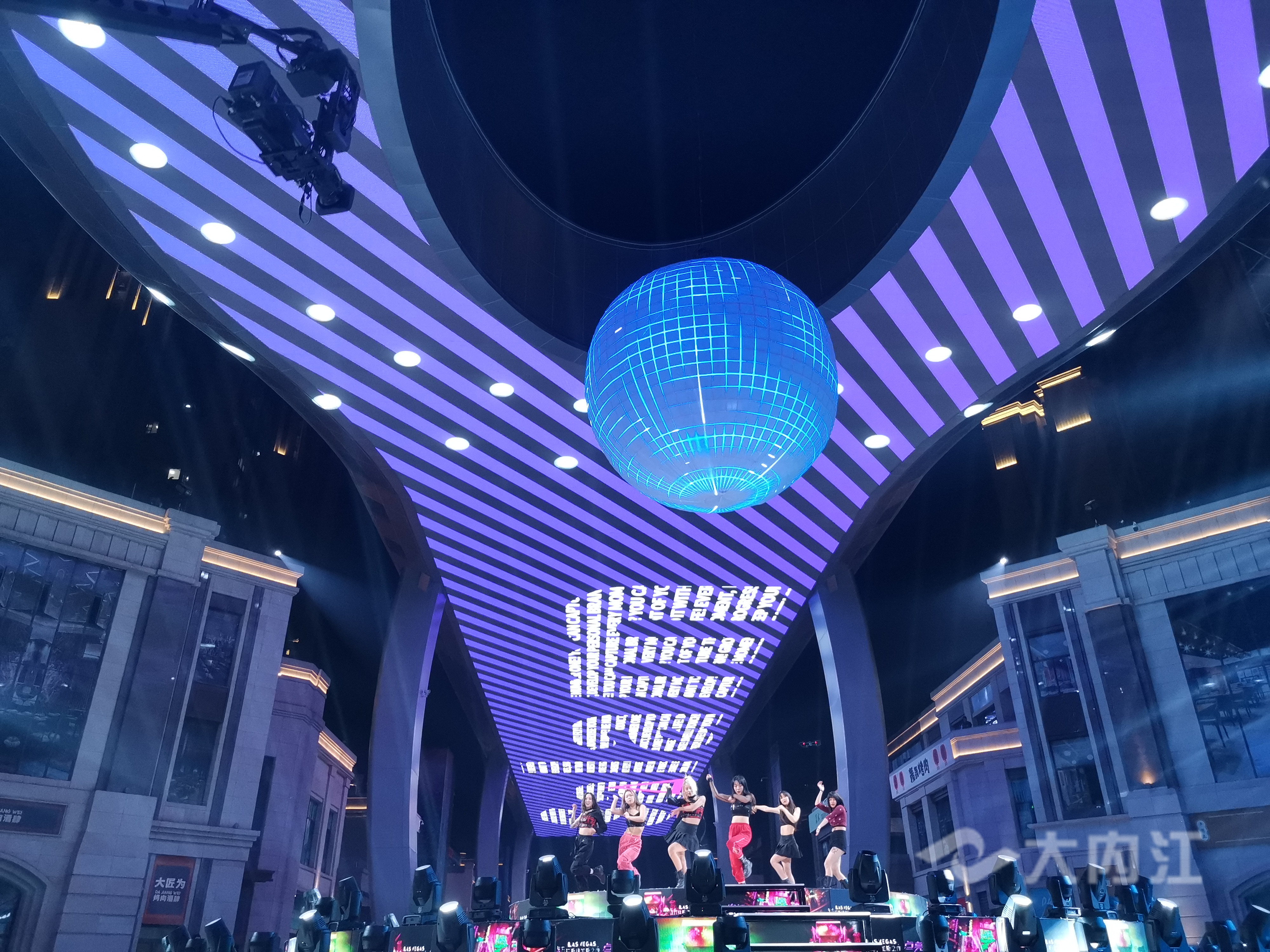 282377_1605926751504636.jpg j1.jpg