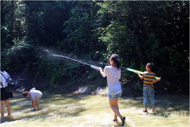 282377_1606288509112585.jpg 云溪漫步.jpg