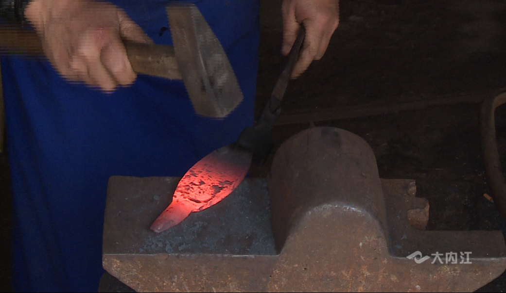 282377_1606376320362381.png 铁匠6.png