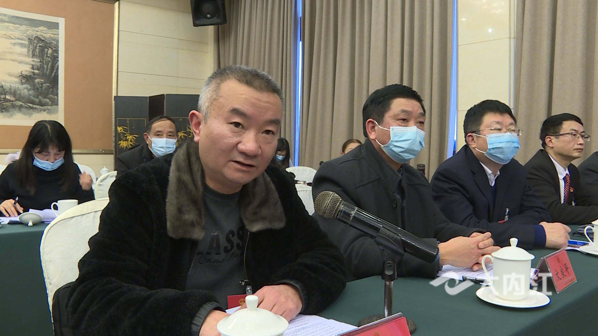 281876_1611392652602466.jpg 尹忠.jpg