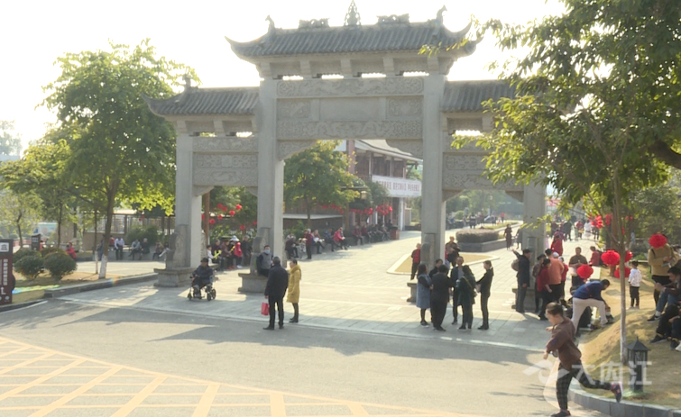 281877_1613305400455629.jpg 5.jpg