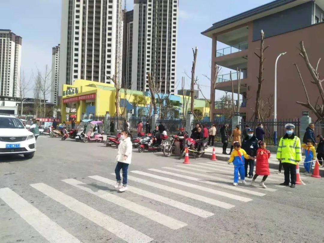 281877_1614585531393443.jpg 3.jpg