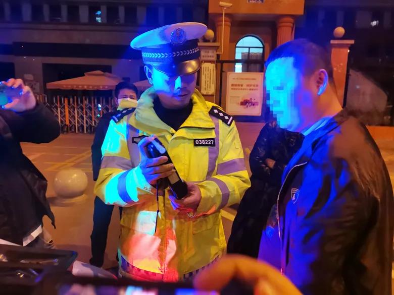 281877_1614867690838389.jpg 01.jpg