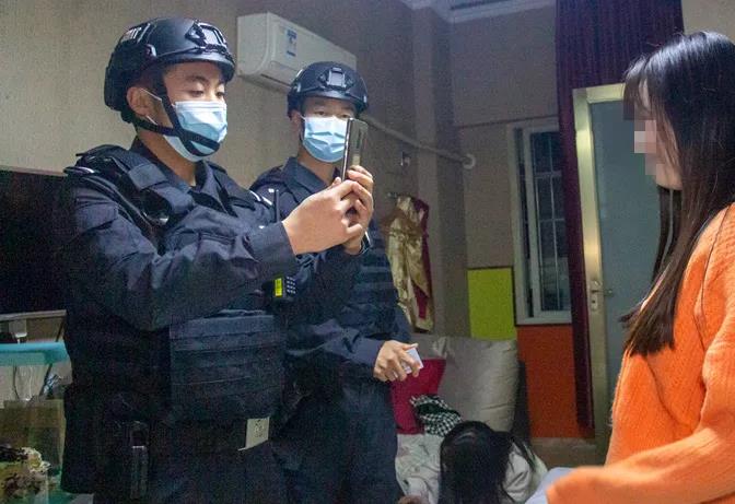 281877_1614867713847059.jpg 03.jpg