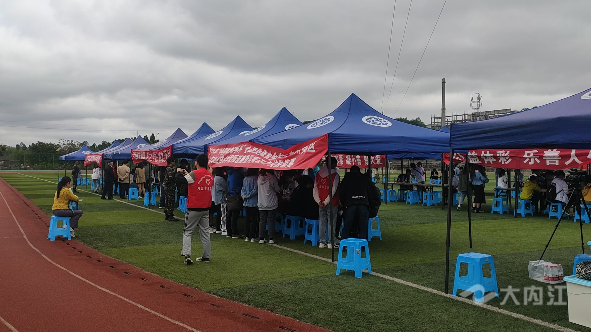 282035_1619232343560414.jpg 01.jpg