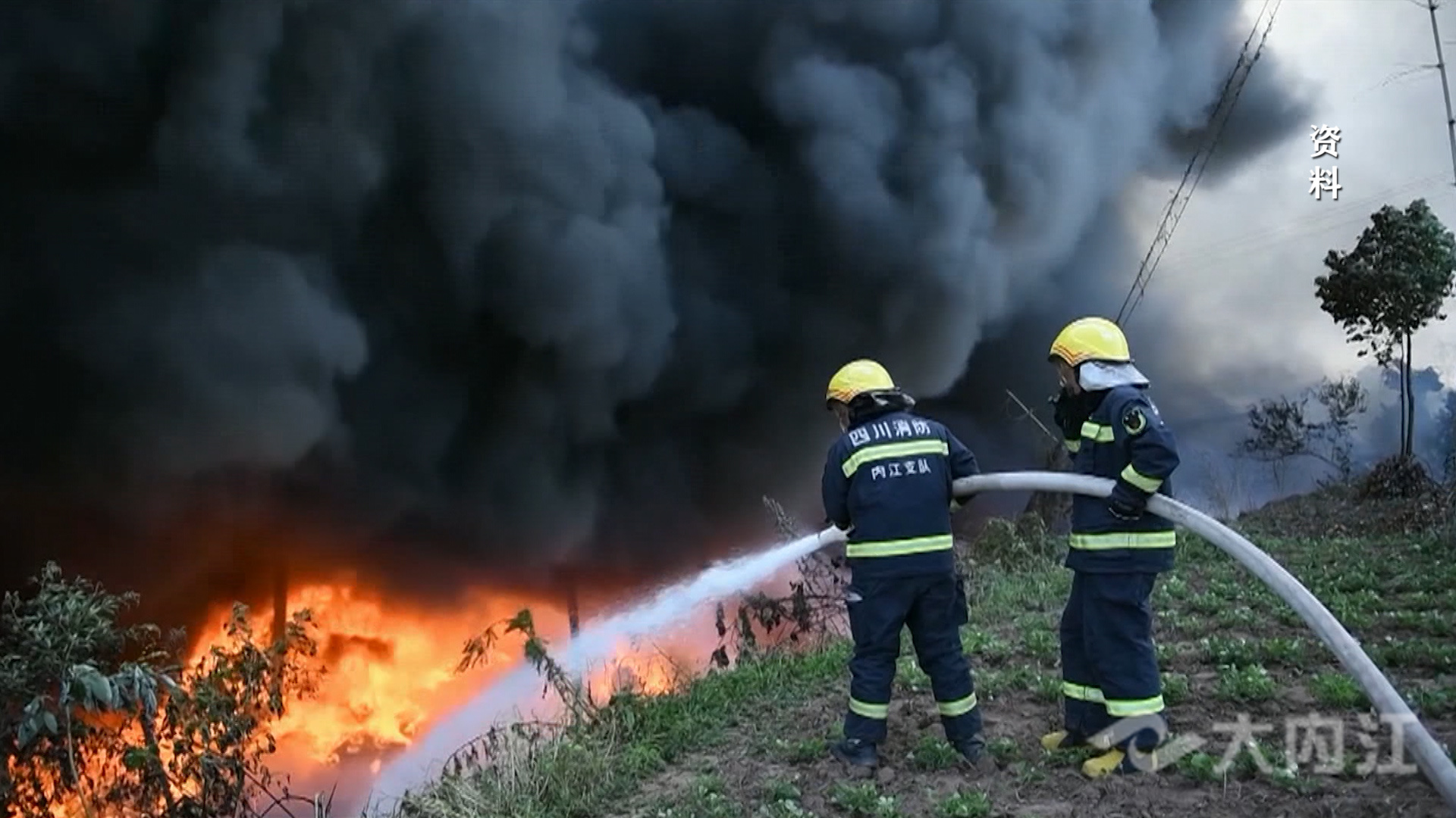 286258_1627630811723797.jpg a89dc9723fbc4fba984b959017fffe9.jpg